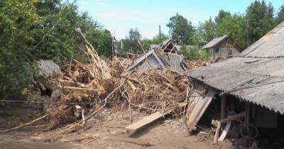 "Там ребенок топится и жена": в селе на Прикарпатье селевой поток разрушил четыре дома
