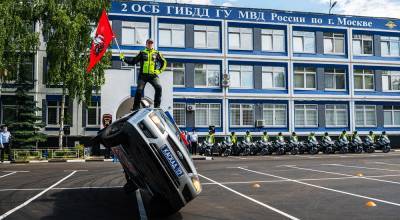 Собянин поздравил столичных автоинспекторов с днем ГИБДД