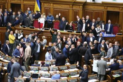 "Не повышайте на меня голос и не тыкайте пальцем": Разумков вступил в перепалку с депутатами Евросолидарности