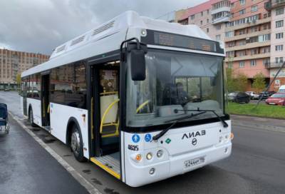 На автобусах до Кудрово появилась «умная» оплата проезда