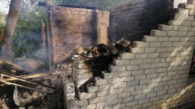 Российские оккупанты уничтожили два жилых дома в частном секторе Авдеевки