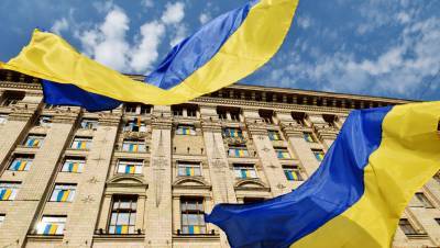 Парламент Украины уволил Смолия с должности главы Нацбанка
