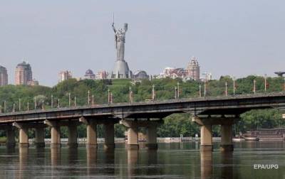 В Киеве ухудшилось качество воды из-за обмеления Днепра
