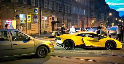 Авария с Lamborghini в Санкт-Петербурге попала на видео
