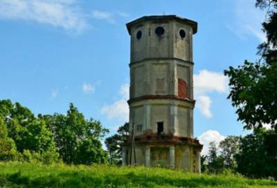 Водонапорную башню в Приоратском парке обезопасят, а позже – законсервируют
