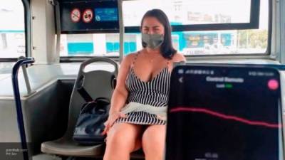 Полиция разыскивает порноактрису после съемок в автобусе без медицинской маски