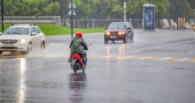 Желтый уровень опасности объявлен в столице из-за дождя, грозы и ветра