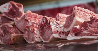 В России с апреля снизились цены на свинину и лук