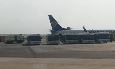 Самолет Ryanair совершил вынужденную посадку в Греции из-за пожара на борту - capital.ua - Берлин - Афины - Греция - Ирландия - Салоники