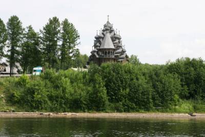 Запрет на посещение парков Петербурга продлили до 26 июля