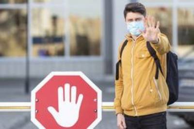 В Минздраве Франции гражданам рекомендовали носить маску на улице, если они не могут соблюдать дистанцию