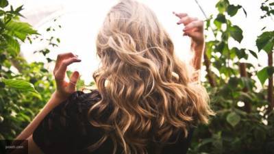 Врачи назвали простое средство для борьбы с выпадением волос