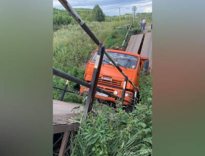 Власти прокомментировали ДТП с КамАЗом на мосту в Прокопьевске
