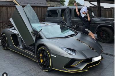 Блогер Ивлеева купила спортивную машину за 20 млн рублей