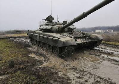 Преодолевший реку российский танк Т-72Б3 впечатлил журналистов из Аргентины