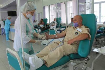 В Ивановской области сотрудники МЧС за два дня сдали около 14 литров крови