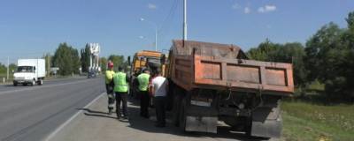 В Омске водителей грузовиков поймали в состоянии алкогольного опьянения