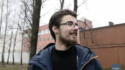 ОМОН задержал возле СИЗО активиста Петра Маркелова