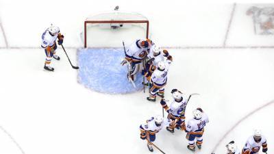 «Айлендерс» обыграли «Рейнджерс» в контрольном матче НХЛ