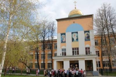 Детей Среднеуральского монастыря, который захватил Сергий, зовут учиться в другую гимназию