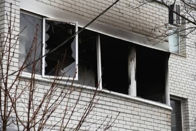 В Волгограде загорелась многоэтажка, пострадал человек