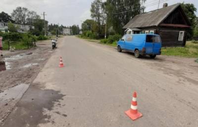 В Тверской области в ДТП с фургоном пострадали 16-летний водитель и 14-летний пассажир мотоцикла
