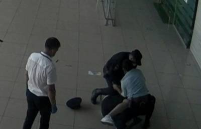 В Кольцово пассажир рейса в Сочи подрался с полицией. Возбуждено уголовное дело