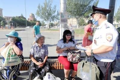 В Волгоградской области в среду выявили 124 нарушений масочного режима