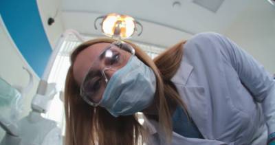 Агрессивный пациент в Карелии ударил по лицу женщину-стоматолога