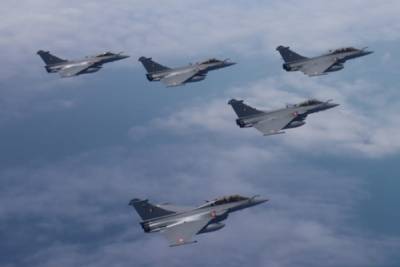 «Рафали» прилетели: ВВС Индии уплотнились французскими истребителями
