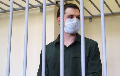 Суд приговорил студента из США к 9 годам колонии за нападение на полицейского в Москве