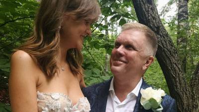 Песков поздравил со свадьбой журналиста президентского пула Андрея Колесникова