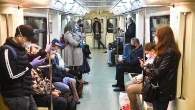 В Москве отмечен рост числа пассажиров в масках в транспорте