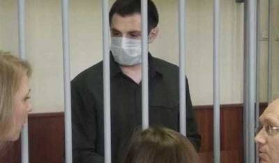 Американский студент получил в Москве девять лет колонии за нападение на полицейских