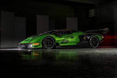Lamborghini представила новый спорткар с двигателем в 830 лошадиных сил