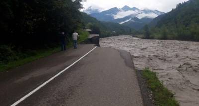 Премьер Грузии не исключил переселение семей из пострадавшего от наводнения региона