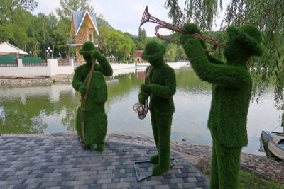 В Железноводске на Курортном озере поселились зелёные музыканты
