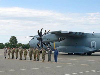 В Азербайджан на фоне обострения конфликта с Арменией прибыли турецкие военные летчики