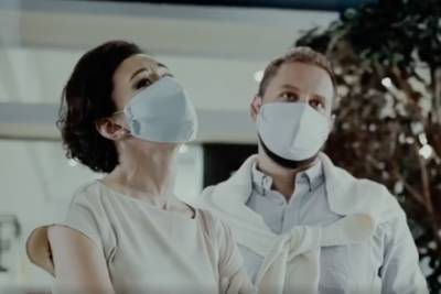 Лучше, чем шуба: москвичей призвали носить маски с помощью социальной рекламы