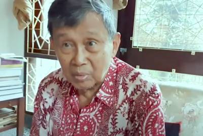 Индонезийский писатель Аип Росиди умер после падения в доме