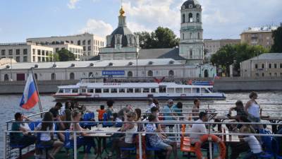 Надежда на внутренний туризм: в Москву на выходные приезжает по 200 тысяч человек