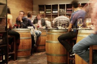 В Петербурге хотят установить минимальную цену на алкоголь в заведениях общепита