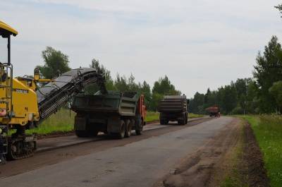 В Дорогобужском районе начался ремонт Старой Смоленской дороги