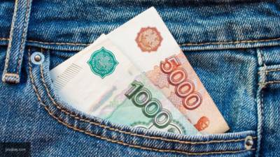 Соцработники Петербурга получат по 10 тысяч рублей