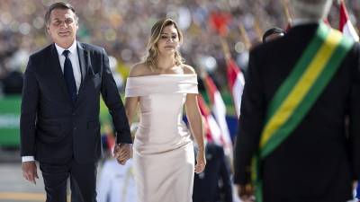 Супруга президента Бразилии заразилась коронавирусом