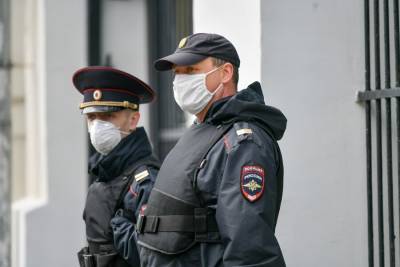 Неизвестный обстрелял балкон жилого дома в Москве