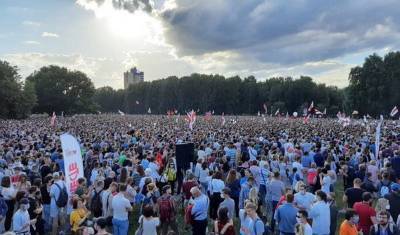 В Минске на митинг поддержки соперницы Александра Лукашенко вышли 34 тысячи человек