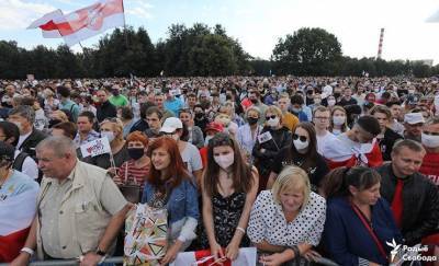 Правозащитники: на митинг-концерт Тихановской в Минске пришли 34 тысячи человек — фото, видео
