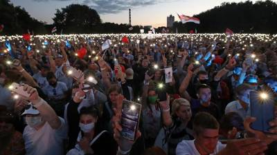 Многотысячный митинг в поддержку Тихановской прошел в Минске