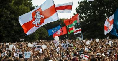 В Минске более 60 тысяч человек собрались в поддержку конкурента Лукашенко. Фото и видео рекордного митинга | Мир | OBOZREVATEL